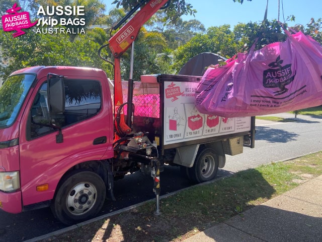 Image of one of our Aussie Skip Bags Sunshine Coast trucks during a pickup